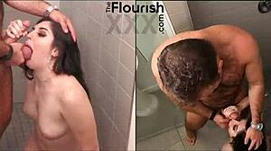 יפות אפריקאיות שחורות מתענגות בסקס בשירותים בחוץ