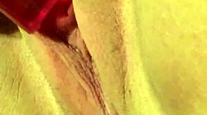 Парень с большой задницей намокает в сольном видео мастурбации