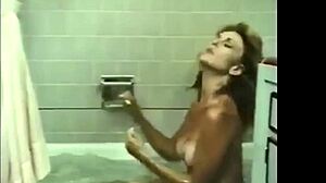 HD GIFs highlight blonde bombshell's nude bath and undressing