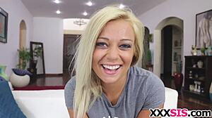 Blonda Kenzie Green njuter av hardcore sex med en monsterkuk